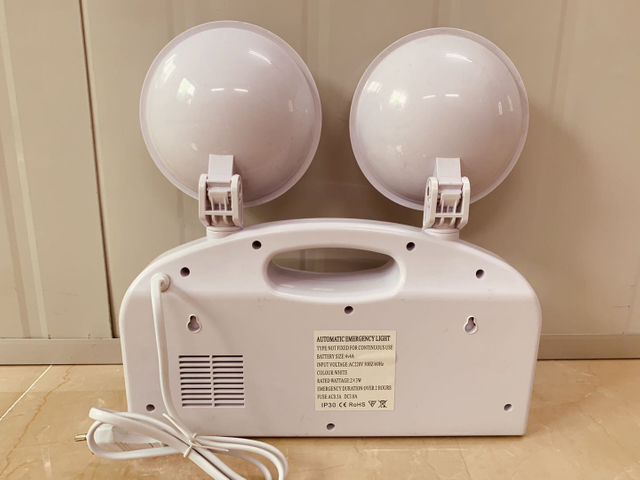 Аварийный двухточечный светодиодный фонарь с перезаряжаемой батареей