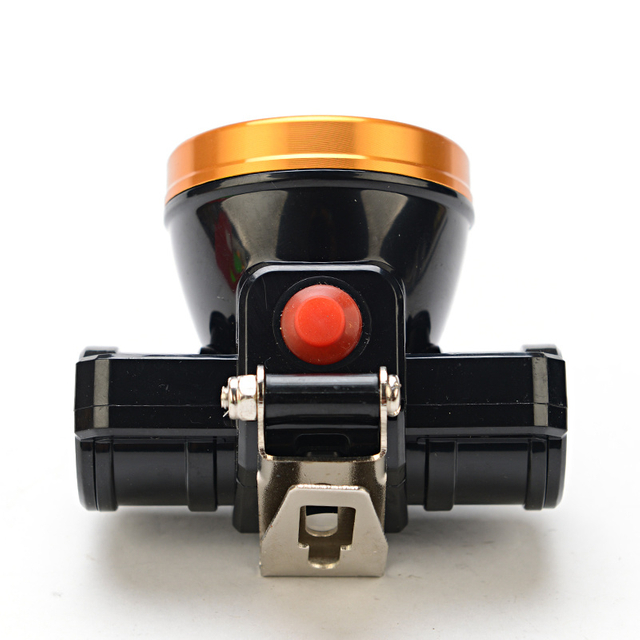 Светодиодная аккумуляторная фара с сильным лучом устанавливается на шлем без ремня